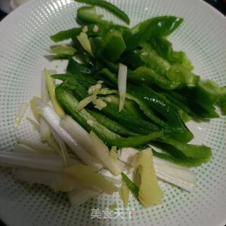 皱皮椒炒章鱼腿的做法步调：5