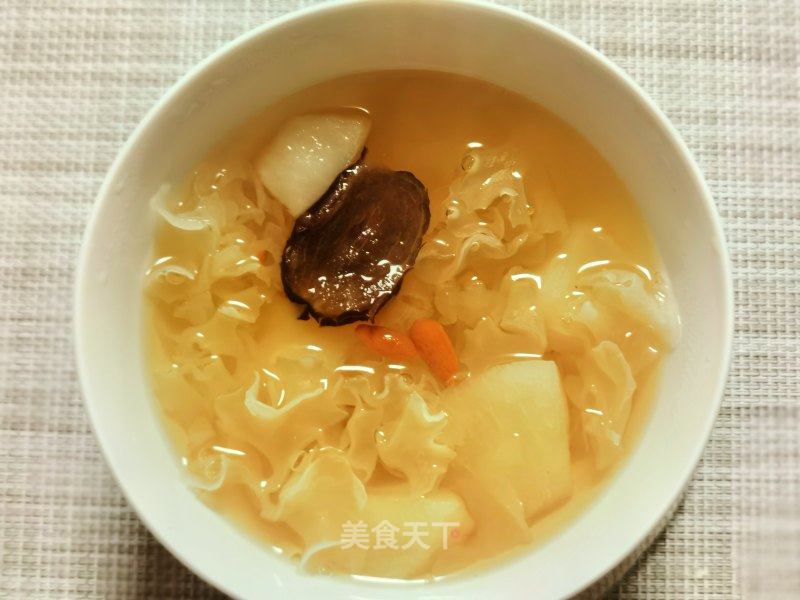 雪梨银耳白枣羹的做法
