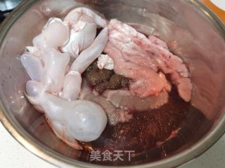 喷鼻辣鱼纯煲的做法步调：1