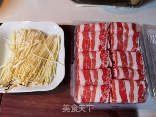 喷鼻烤肥牛金针菇的做法步调：1