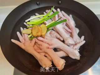 柠檬泡椒无骨鸡爪的做法步调：4