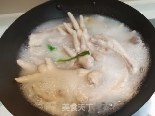 柠檬泡椒无骨鸡爪的做法步调：8