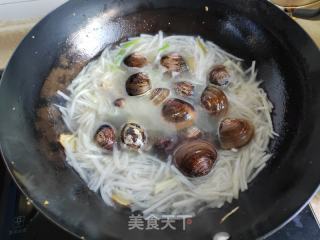 鸡蛋萝卜丝蛤蜊汤的做法步调：6
