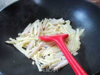 冬笋炒牛肚的做法步调：5