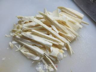 冬笋炒牛肚的做法步调：3