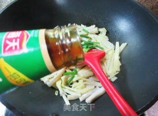 冬笋炒牛肚的做法步调：8