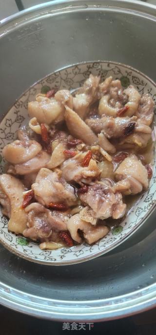 秋砂仁蒸鸡的做法步调：8