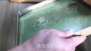 椰喷鼻抹茶瑞士卷，脚把脚教您做蛋糕卷，清爽抹茶喷鼻取椰喷鼻融合。的做法步调：19