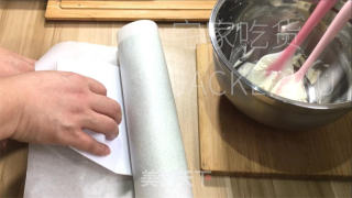 椰喷鼻抹茶瑞士卷，脚把脚教您做蛋糕卷，清爽抹茶喷鼻取椰喷鼻融合。的做法步调：32