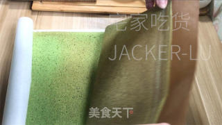 椰喷鼻抹茶瑞士卷，脚把脚教您做蛋糕卷，清爽抹茶喷鼻取椰喷鼻融合。的做法步调：24