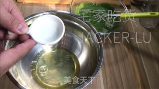 椰喷鼻抹茶瑞士卷，脚把脚教您做蛋糕卷，清爽抹茶喷鼻取椰喷鼻融合。的做法步调：7
