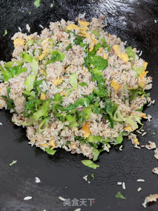 死菜牛肉炒饭的做法步调：12
