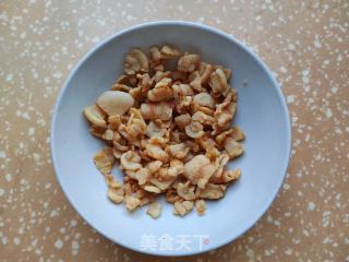 猪油渣炒萝卜缨的做法步调：4