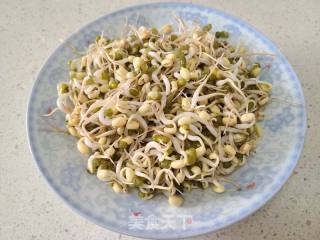 绿芽菜炒豆腐丝的做法步调：1