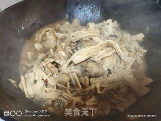 鸡肉白烧腐竹的做法步调：8