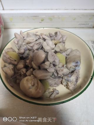 鸡肉白烧腐竹的做法步调：1