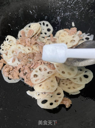 莲藕炒肉片的做法步调：8