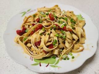 凉拌豆腐皮的做法步调：11