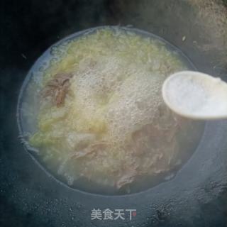 利剑菜丁羊肉汤的做法步调：7