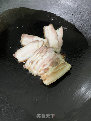 皋比青椒扣肉的做法步调：6