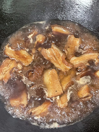 皋比青椒扣肉的做法步调：11