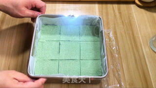 抹茶单色木樨糕，汇合了抹茶茶喷鼻战糕面幽香、木樨甘美于一体的特征面心。的做法步调：14