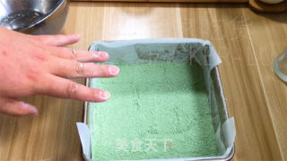 抹茶单色木樨糕，汇合了抹茶茶喷鼻战糕面幽香、木樨甘美于一体的特征面心。的做法步调：12
