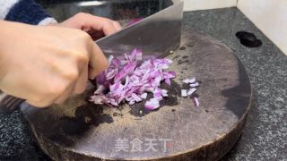 洋葱肉馅收里饼的做法步调：4