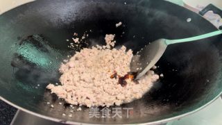 洋葱肉馅收里饼的做法步调：7