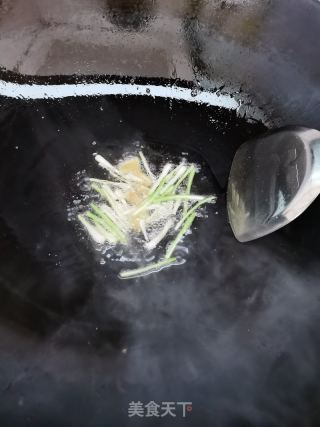 杏鲍菇炒肉的做法步调：4