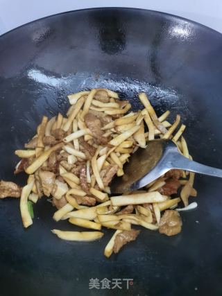 杏鲍菇炒肉的做法步调：9