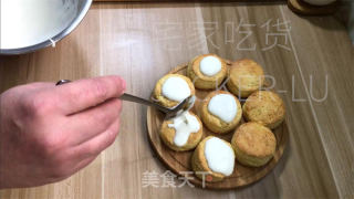 喷鼻橙奶油司康，苦涩橙喷鼻战奶油浓重，带去丰硕条理感。的做法步调：20