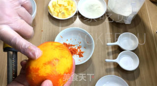 喷鼻橙奶油司康，苦涩橙喷鼻战奶油浓重，带去丰硕条理感。的做法步调：1