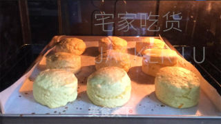 喷鼻橙奶油司康，苦涩橙喷鼻战奶油浓重，带去丰硕条理感。的做法步调：18