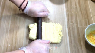 喷鼻橙奶油司康，苦涩橙喷鼻战奶油浓重，带去丰硕条理感。的做法步调：14