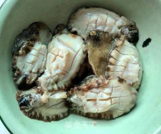 鲍鱼辣椒炒肉的做法步调：3