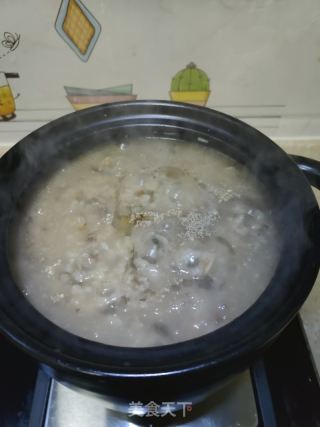 菜干咸骨粥的做法步调：10