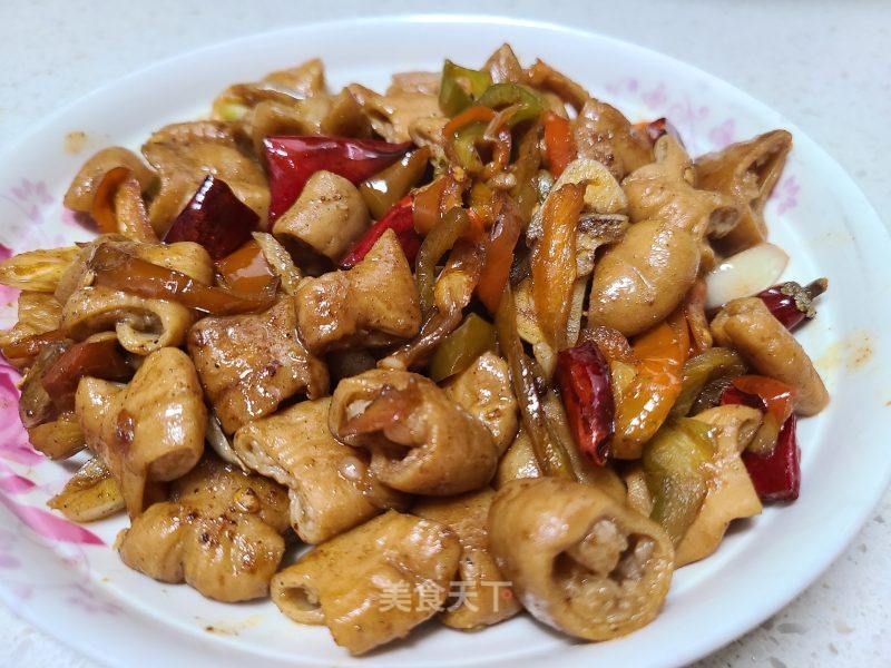 辣椒爆炒卤年夜肠的做法