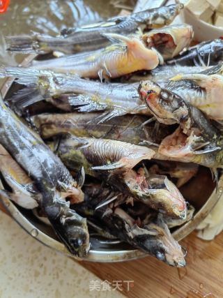 酸菜黄辣丁的做法步调：3