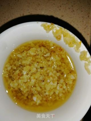 炸蒜蓉酱的做法步调：4