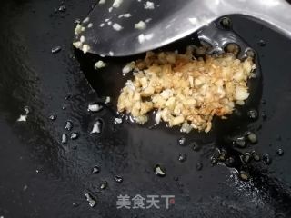 炸蒜蓉酱的做法步调：5