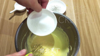 抹茶坚壳巧克力布朗僧，甘美利剑巧、奶喷鼻奶酪，散奶喷鼻战茶喷鼻于一身。的做法步调：4