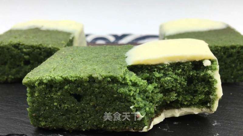 抹茶坚壳巧克力布朗僧，甘美利剑巧、奶喷鼻奶酪，散奶喷鼻战茶喷鼻于一身。的做法