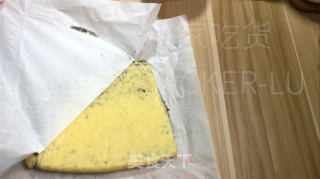 乌芝麻糊千层司康，金黄酥坚，层层叠叠，苦度适中，恰如其分。的做法步调：13