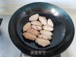 鸡翅烧土豆的做法步调：9