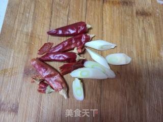 芹菜叶炒干豆皮的做法步调：4