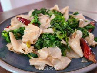 芹菜叶炒干豆皮的做法步调：7