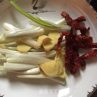 浑炖羊后腿肉的做法步调：2