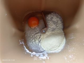 东菱里包机之提子吐司里包的做法步调：3