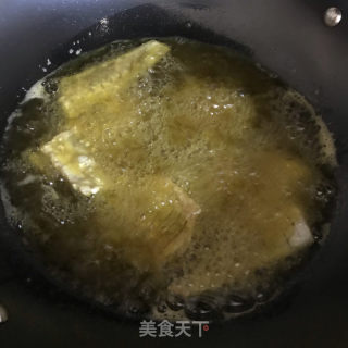 干炸带鱼的做法步调：8